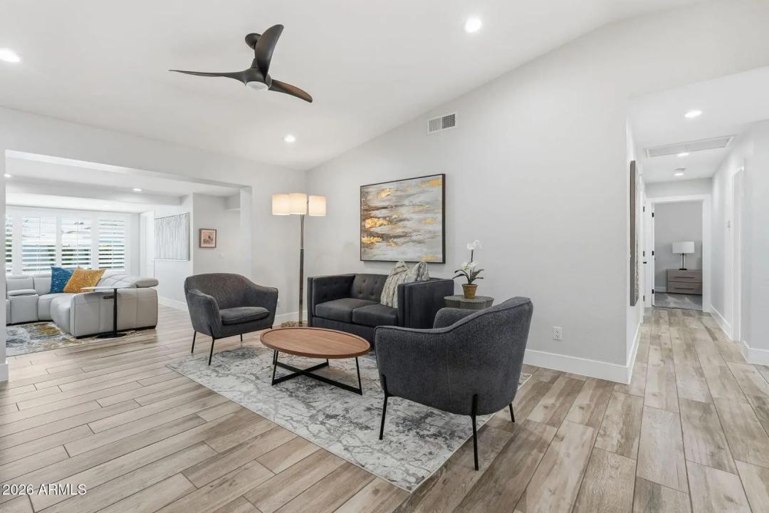 Real Estate Picture 8