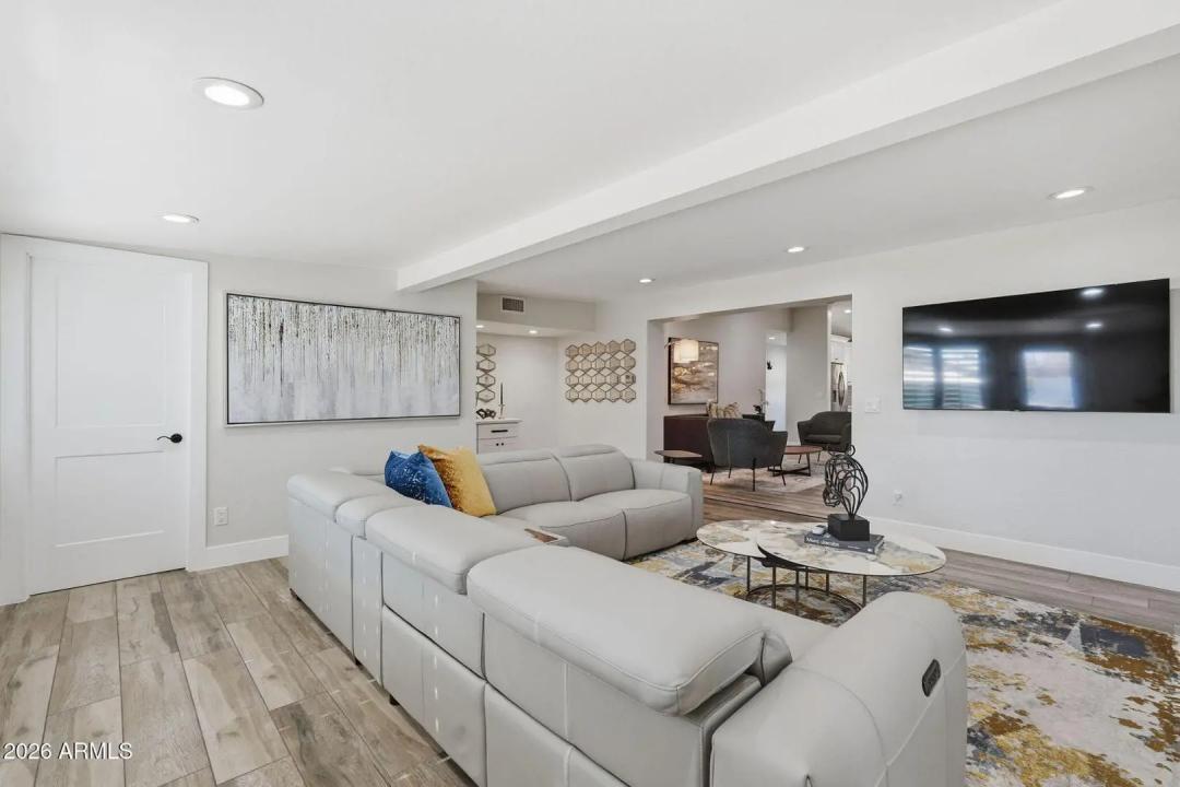 Real Estate Picture 10