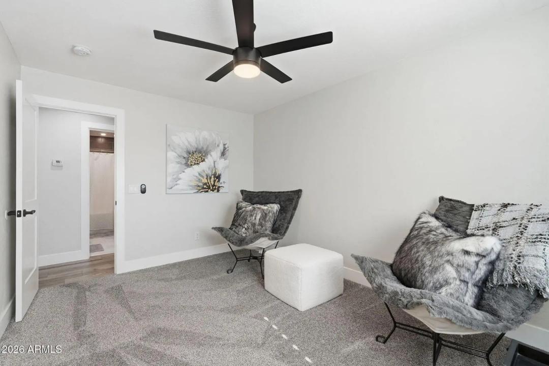 Real Estate Picture 24