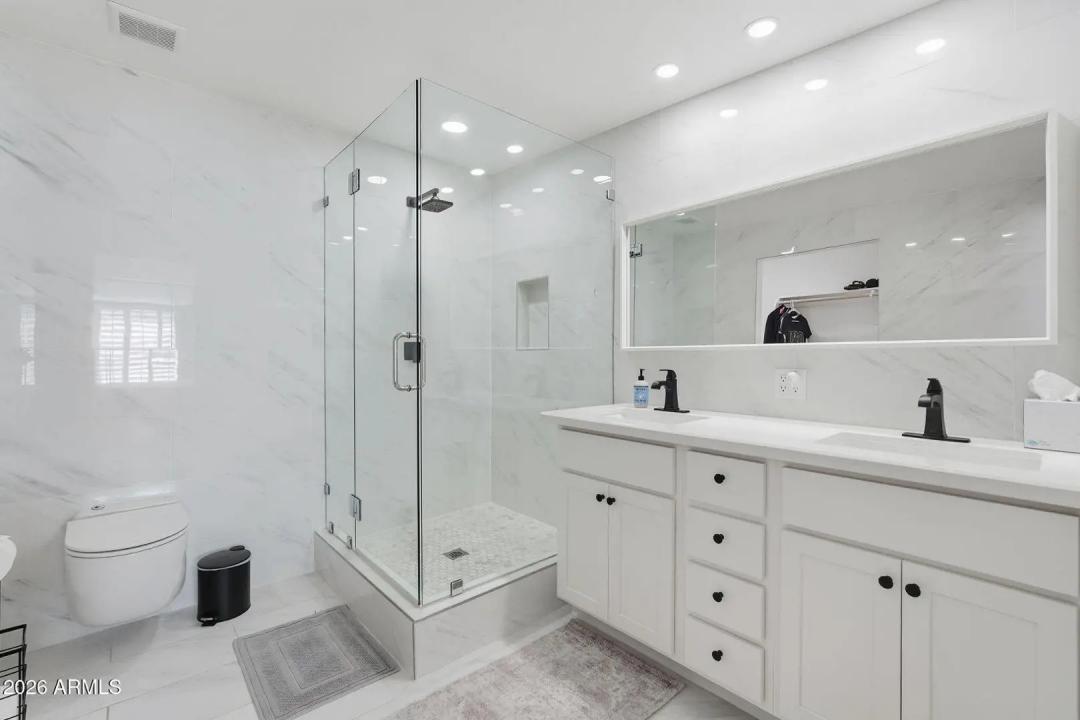 Real Estate Picture 32