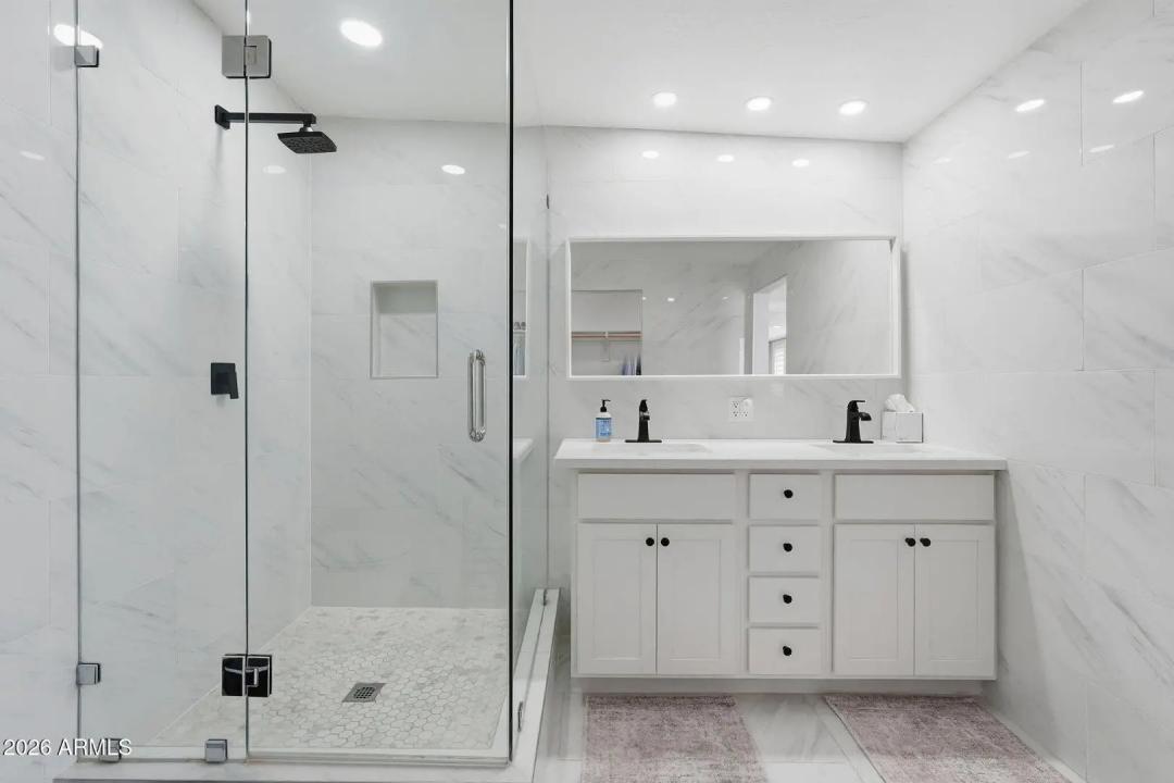 Real Estate Picture 33