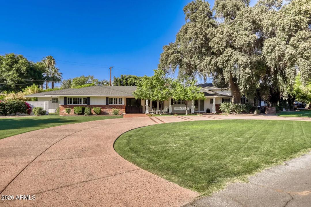 Real Estate Picture 4