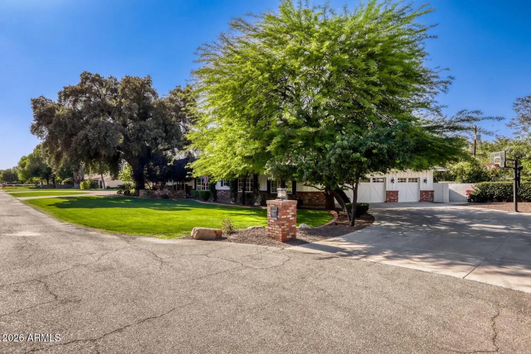 Real Estate Picture 6