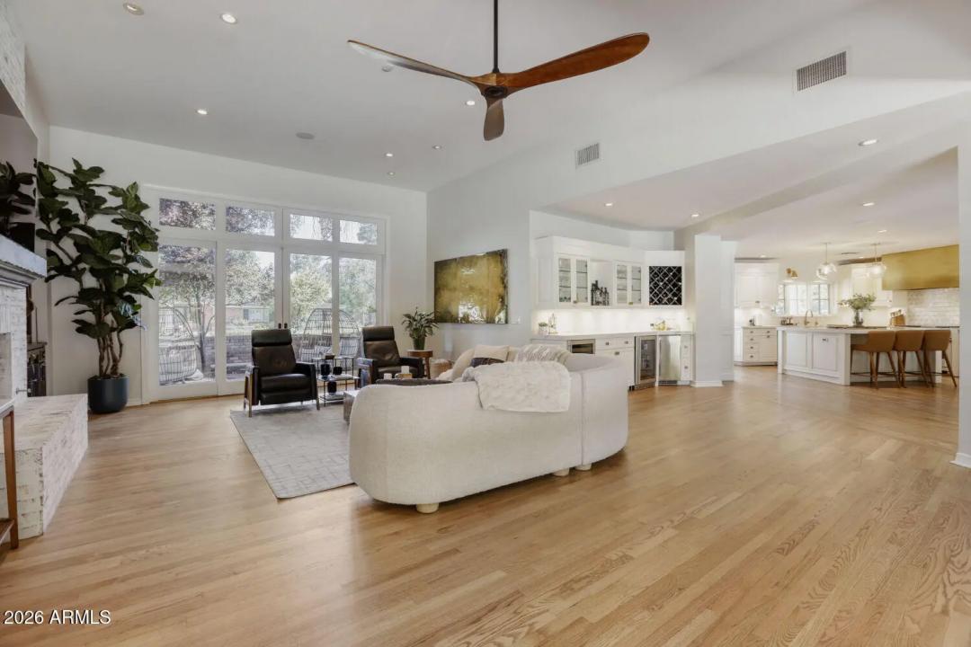 Real Estate Picture 13