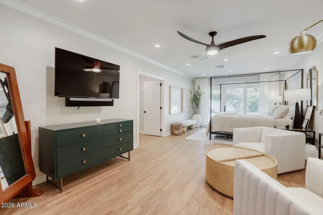 Real Estate Picture 15