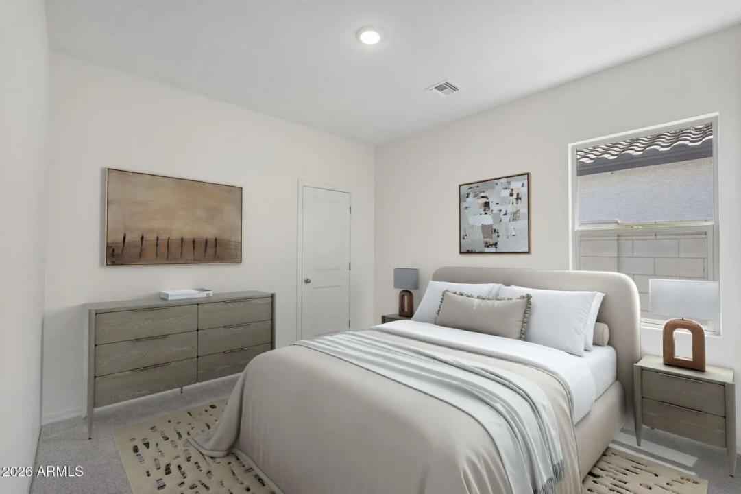 Real Estate Picture 5