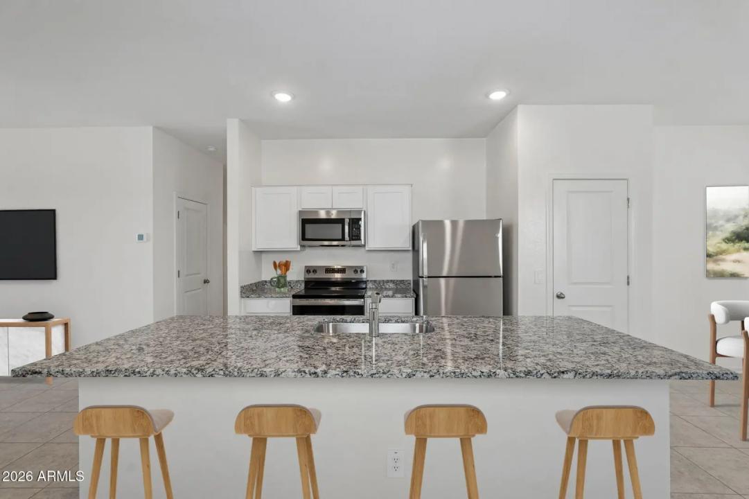 Real Estate Picture 9