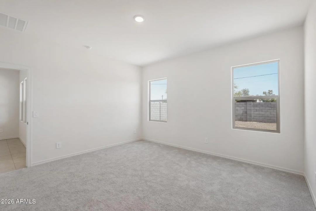 Real Estate Picture 12
