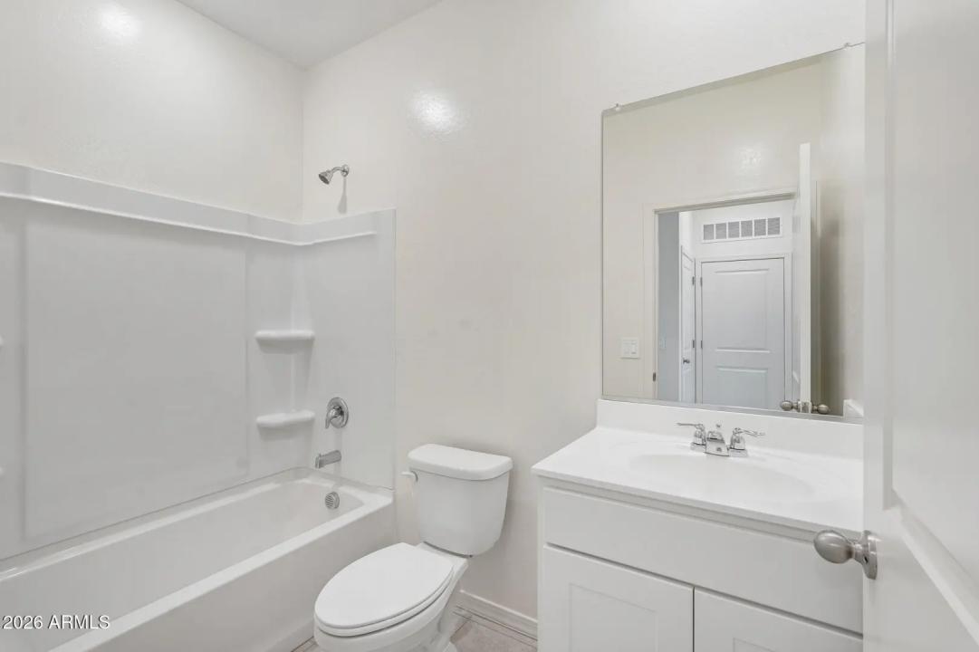 Real Estate Picture 14