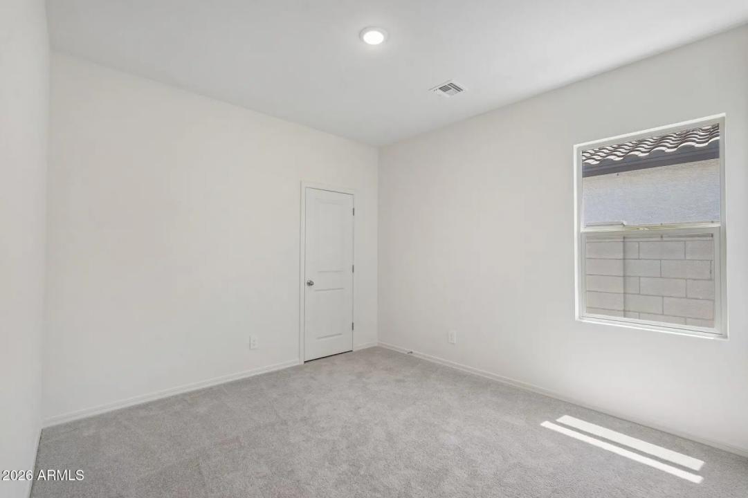 Real Estate Picture 15