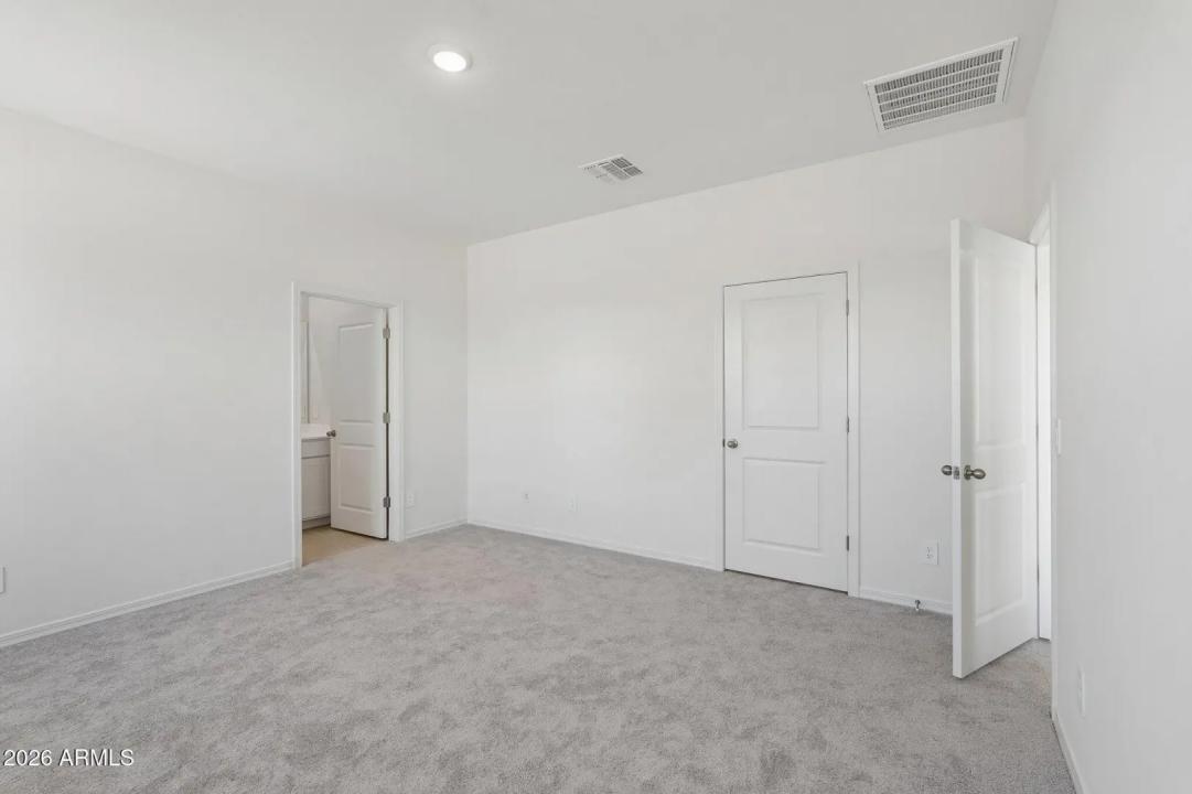 Real Estate Picture 18