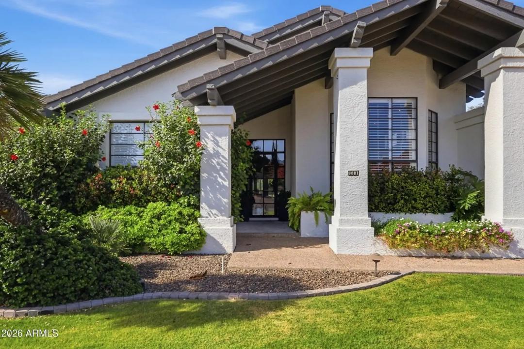 Real Estate Picture 3