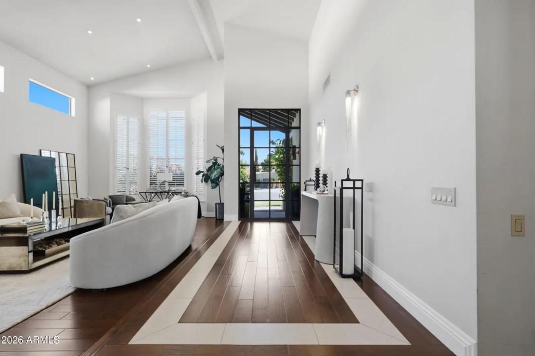 Real Estate Picture 6