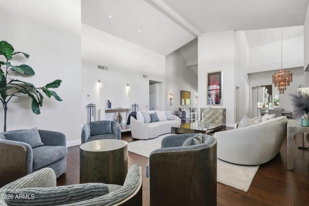 Real Estate Picture 10