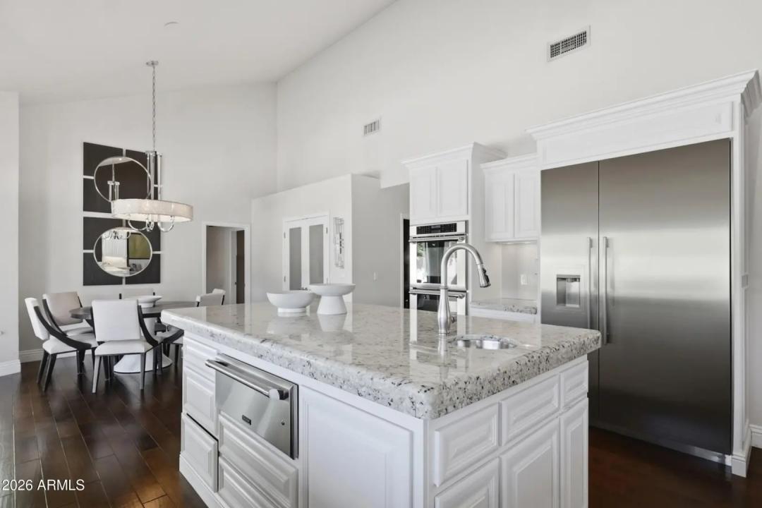Real Estate Picture 16