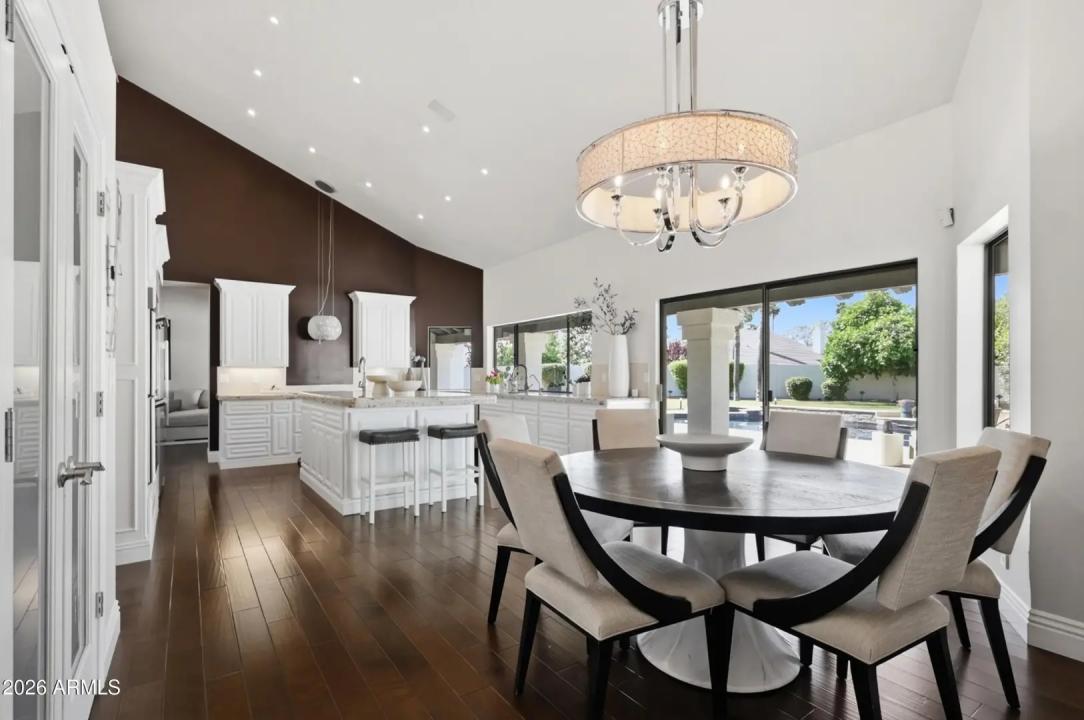 Real Estate Picture 20
