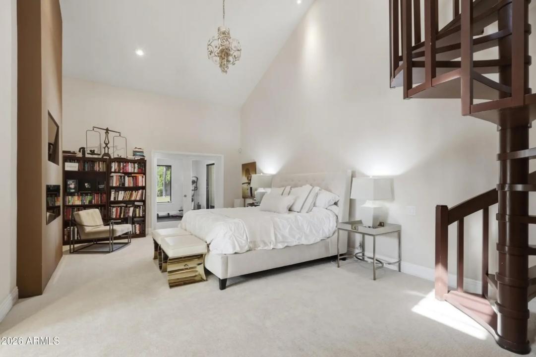 Real Estate Picture 24