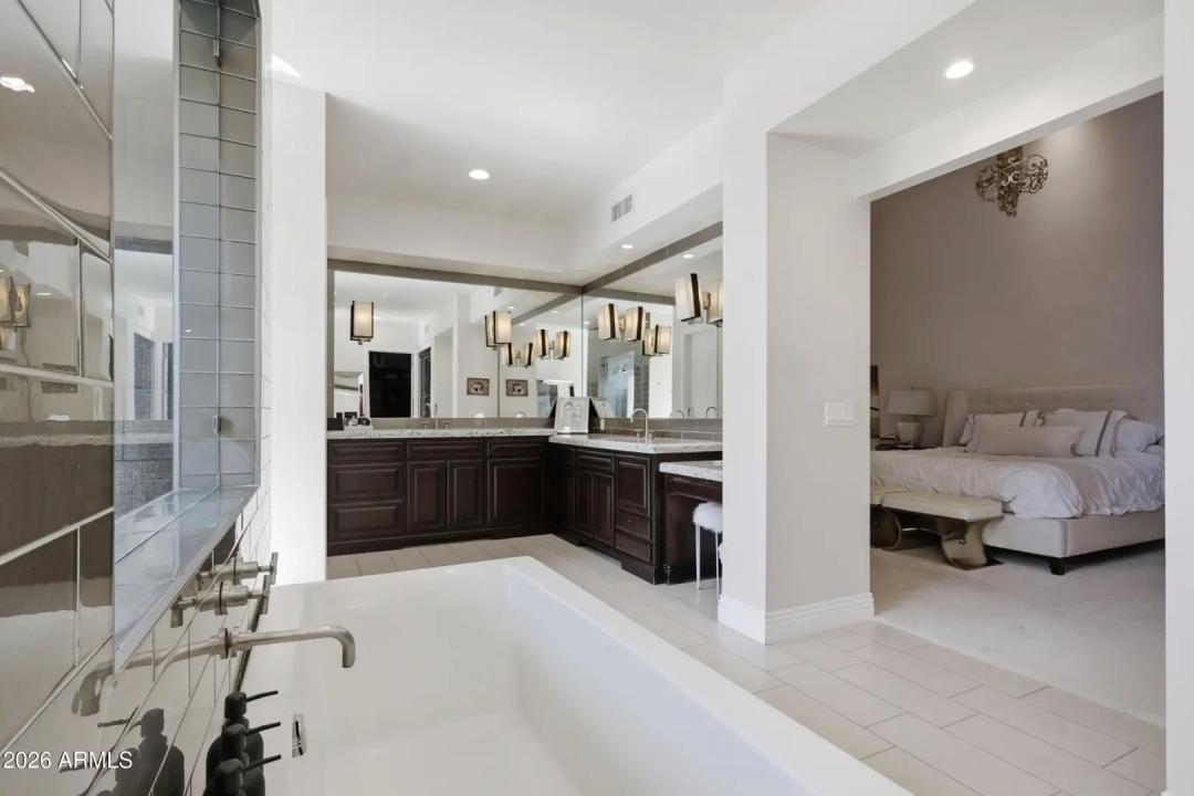Real Estate Picture 25