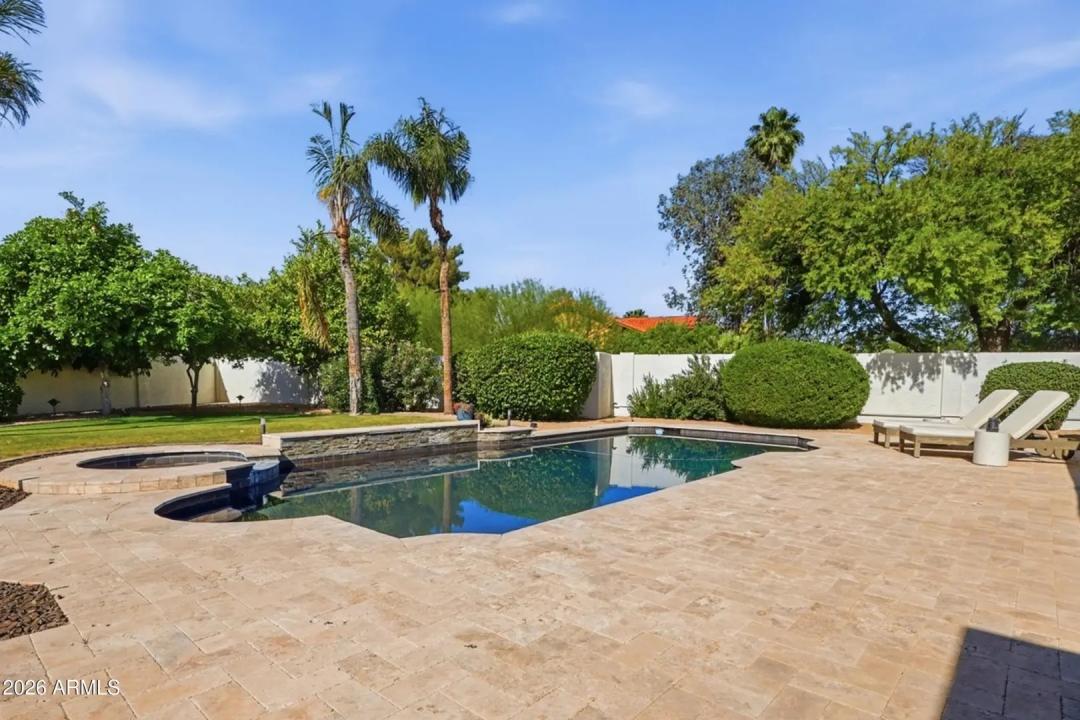 Real Estate Picture 5