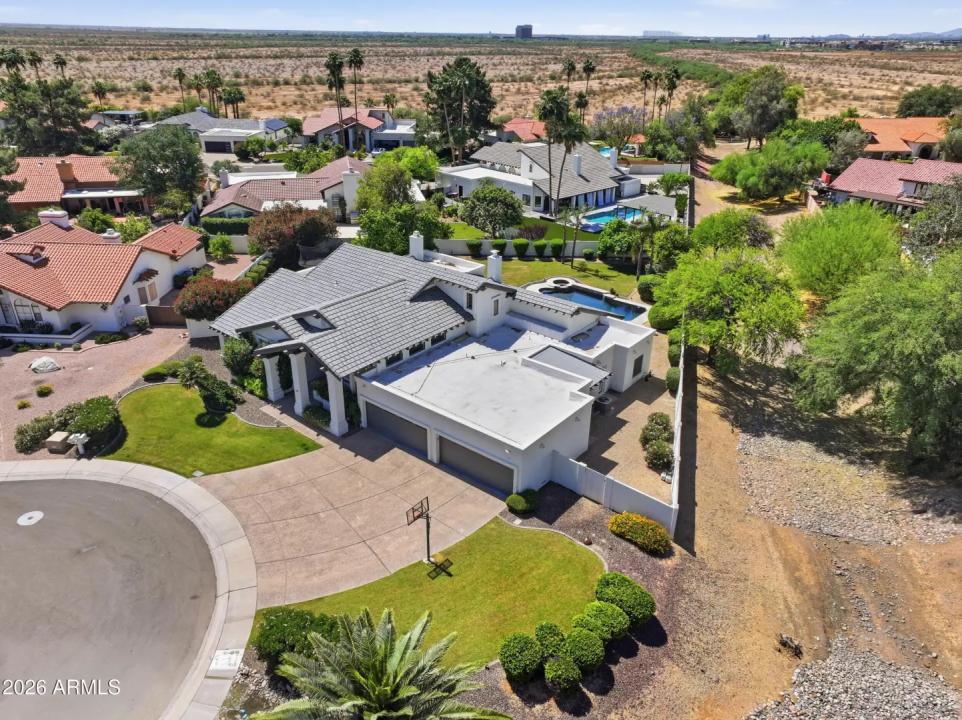 Real Estate Picture 50