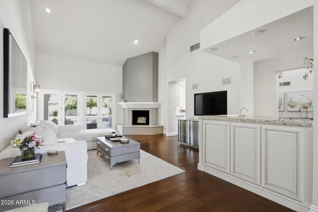 Real Estate Picture 13