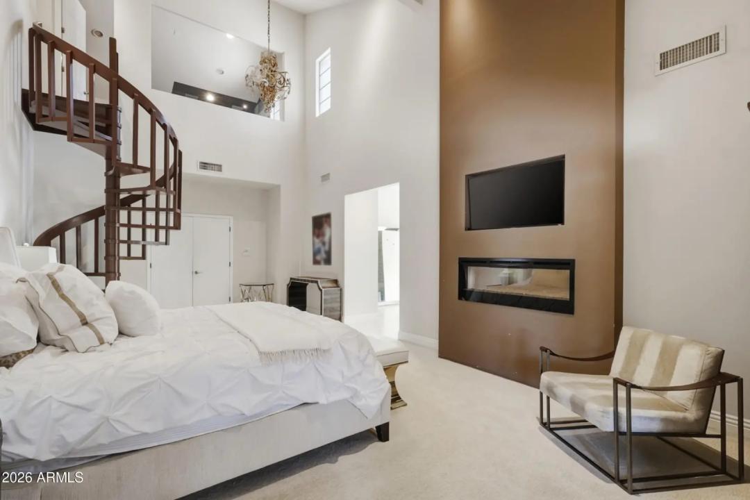 Real Estate Picture 23