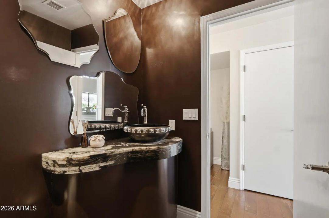 Real Estate Picture 21