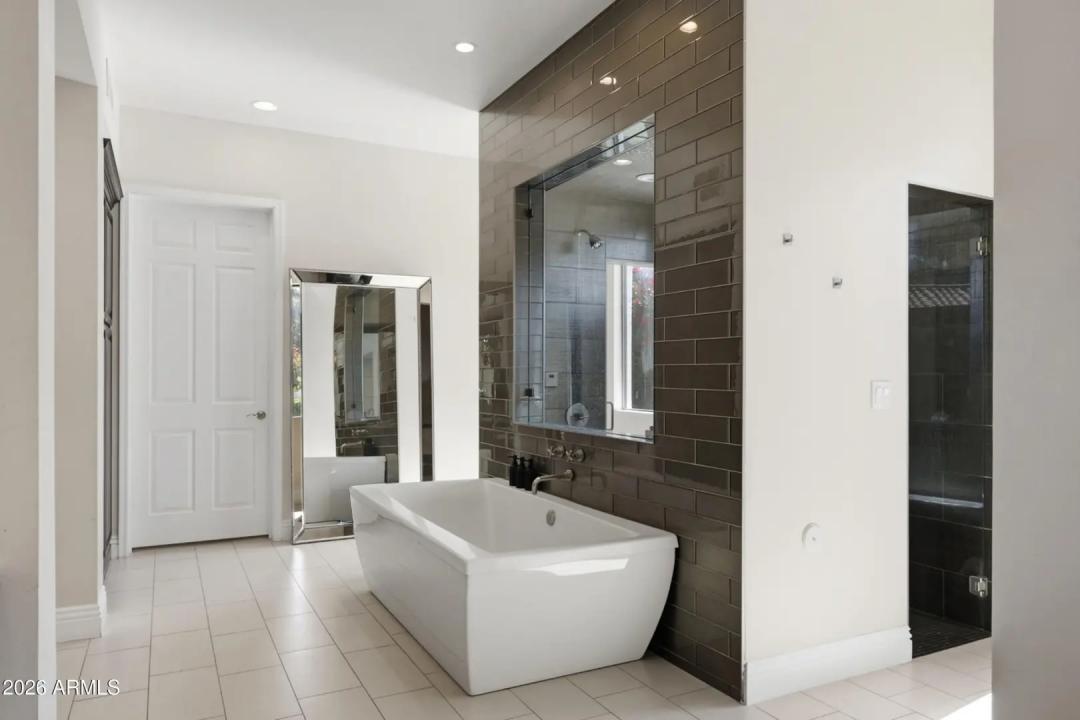 Real Estate Picture 27
