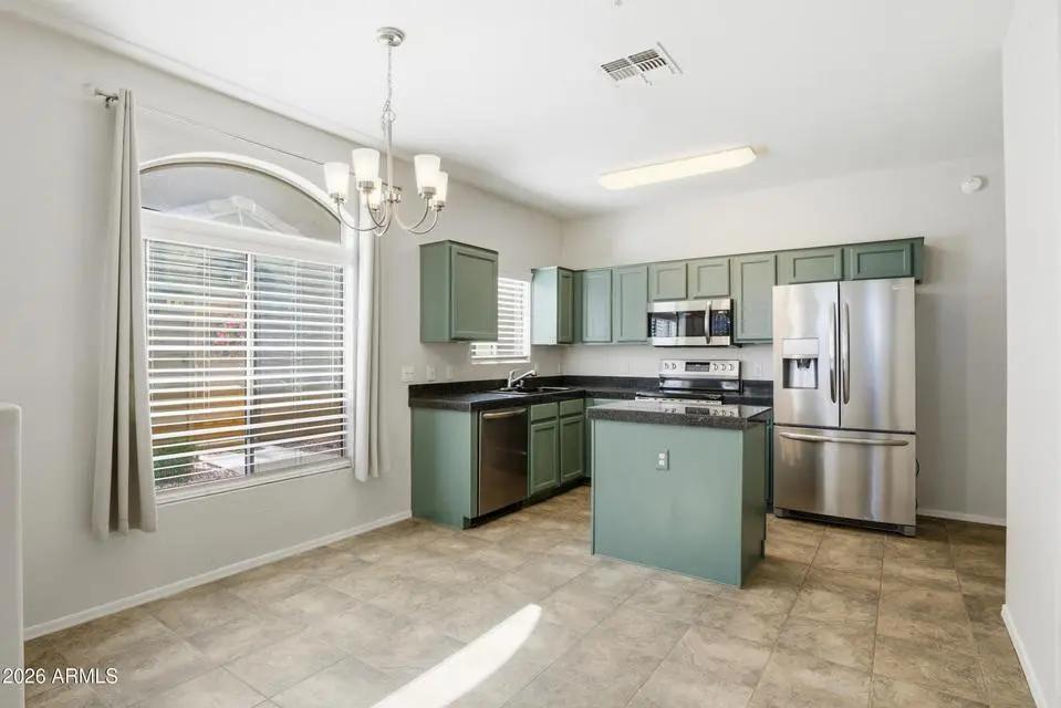 Real Estate Picture 3
