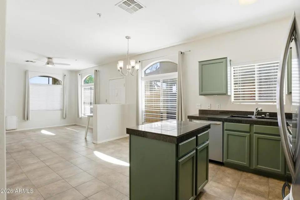 Real Estate Picture 5
