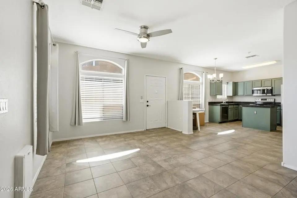 Real Estate Picture 7