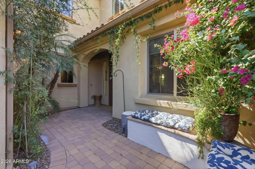 Real Estate Picture 12