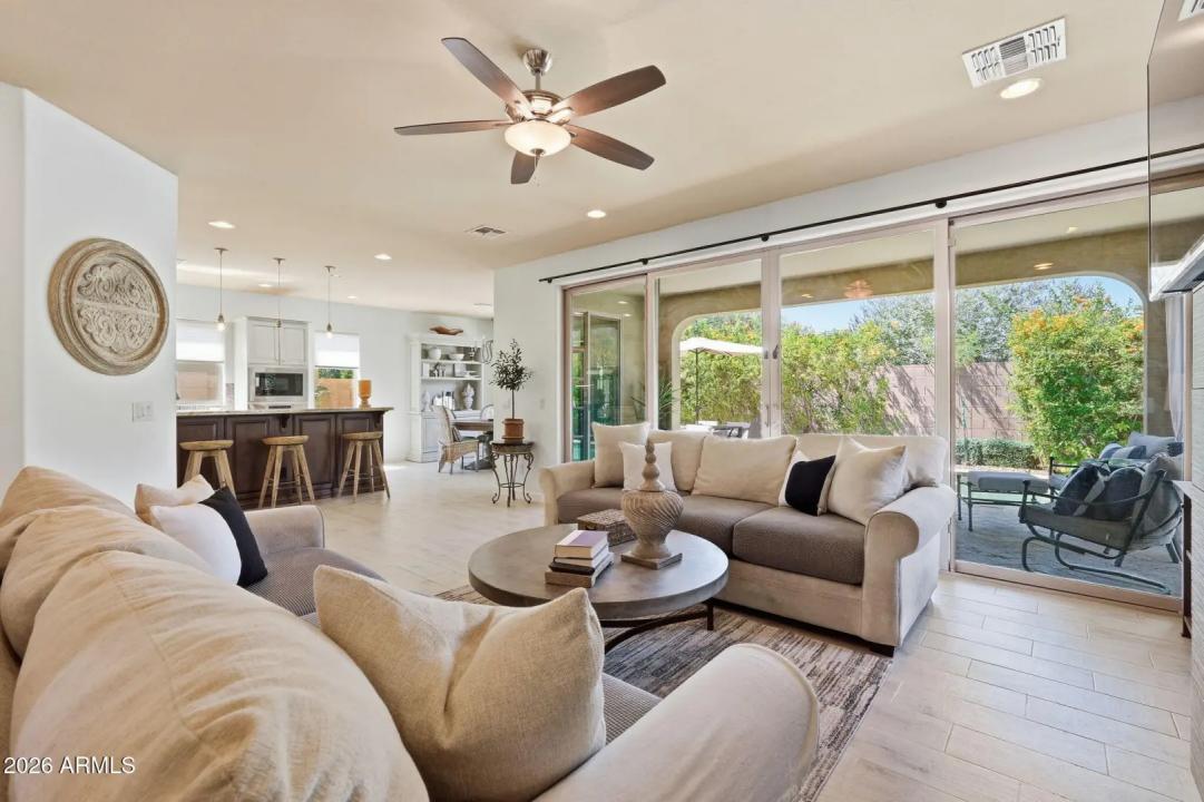 Real Estate Picture 17