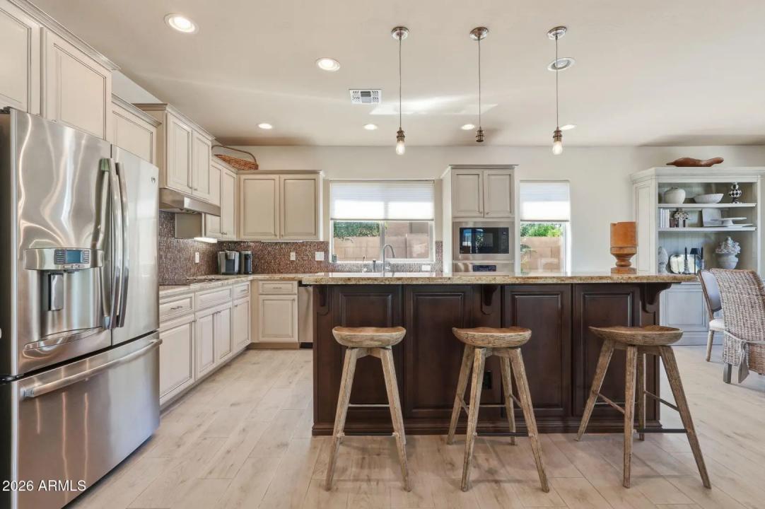 Real Estate Picture 21