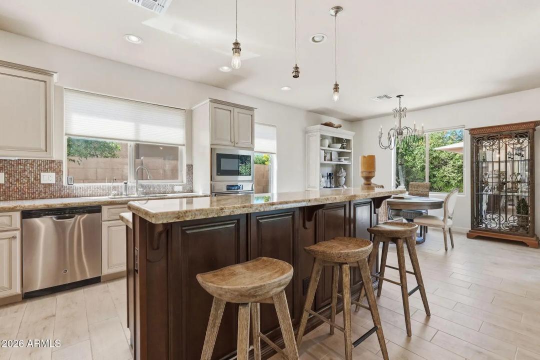 Real Estate Picture 22