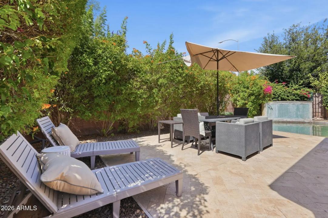 Real Estate Picture 50