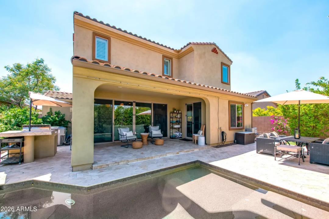 Real Estate Picture 7