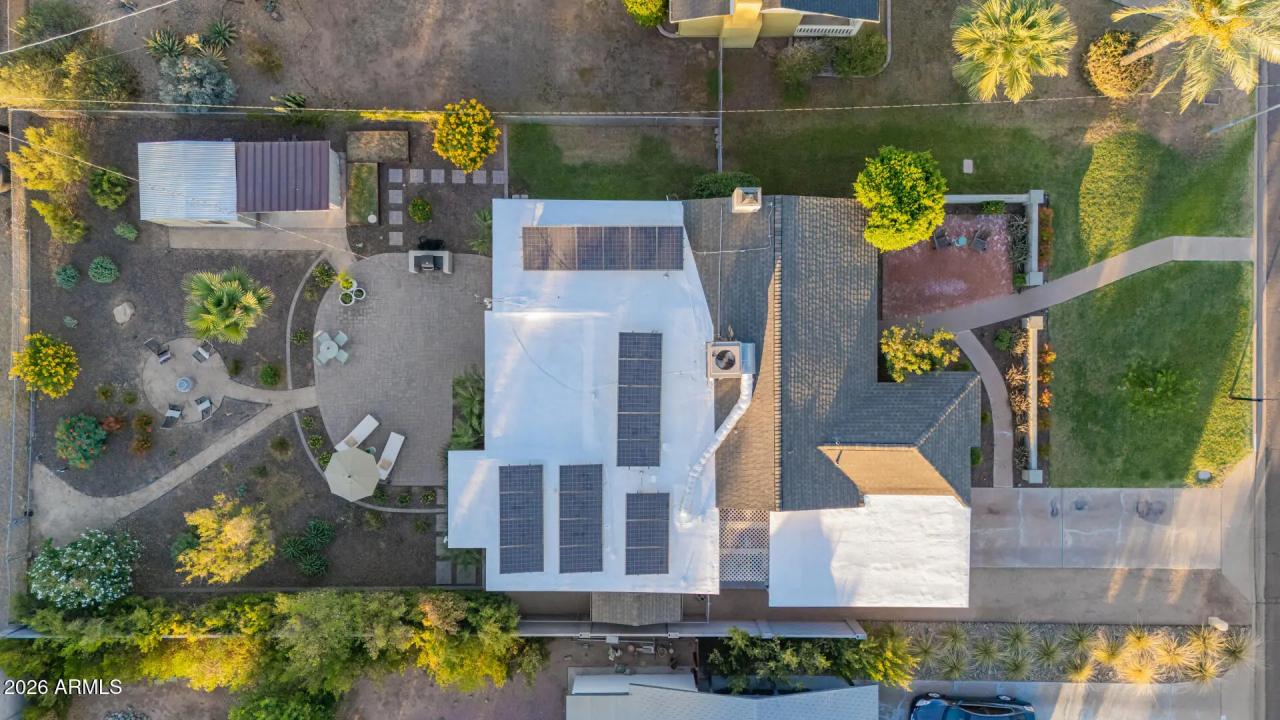 Real Estate Picture 4