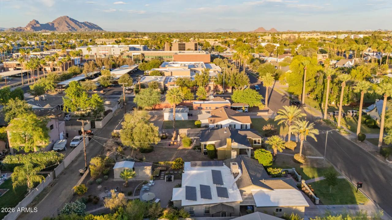 Real Estate Picture 5