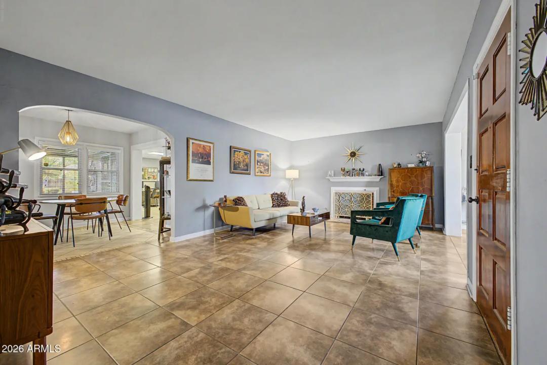 Real Estate Picture 12