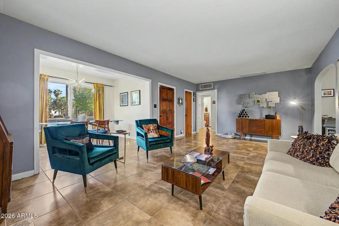 Real Estate Picture 14