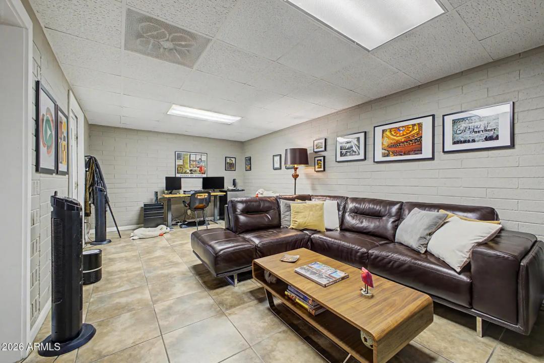 Real Estate Picture 17