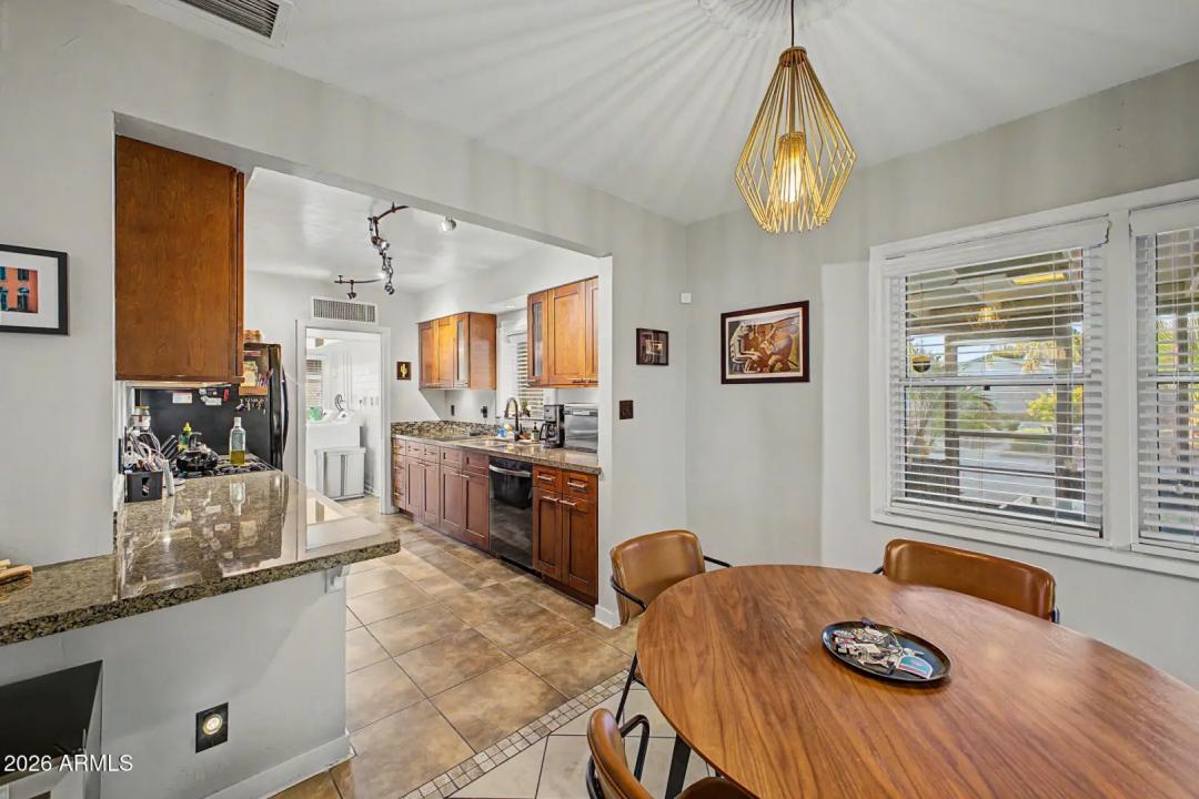 Real Estate Picture 20