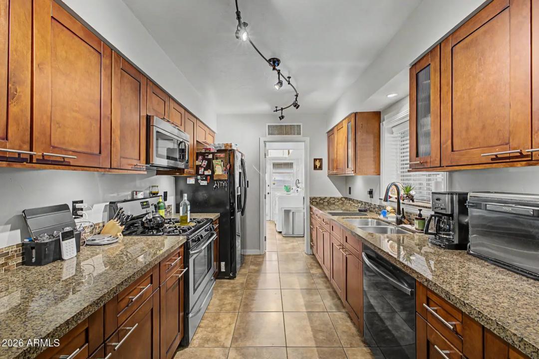 Real Estate Picture 21