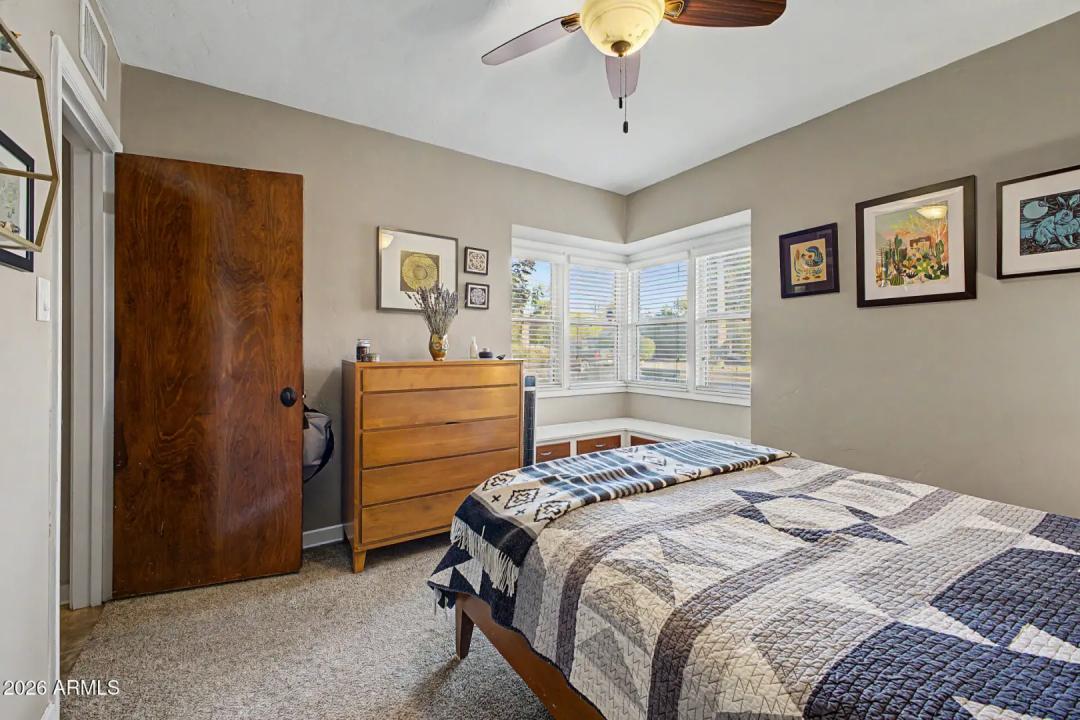 Real Estate Picture 24