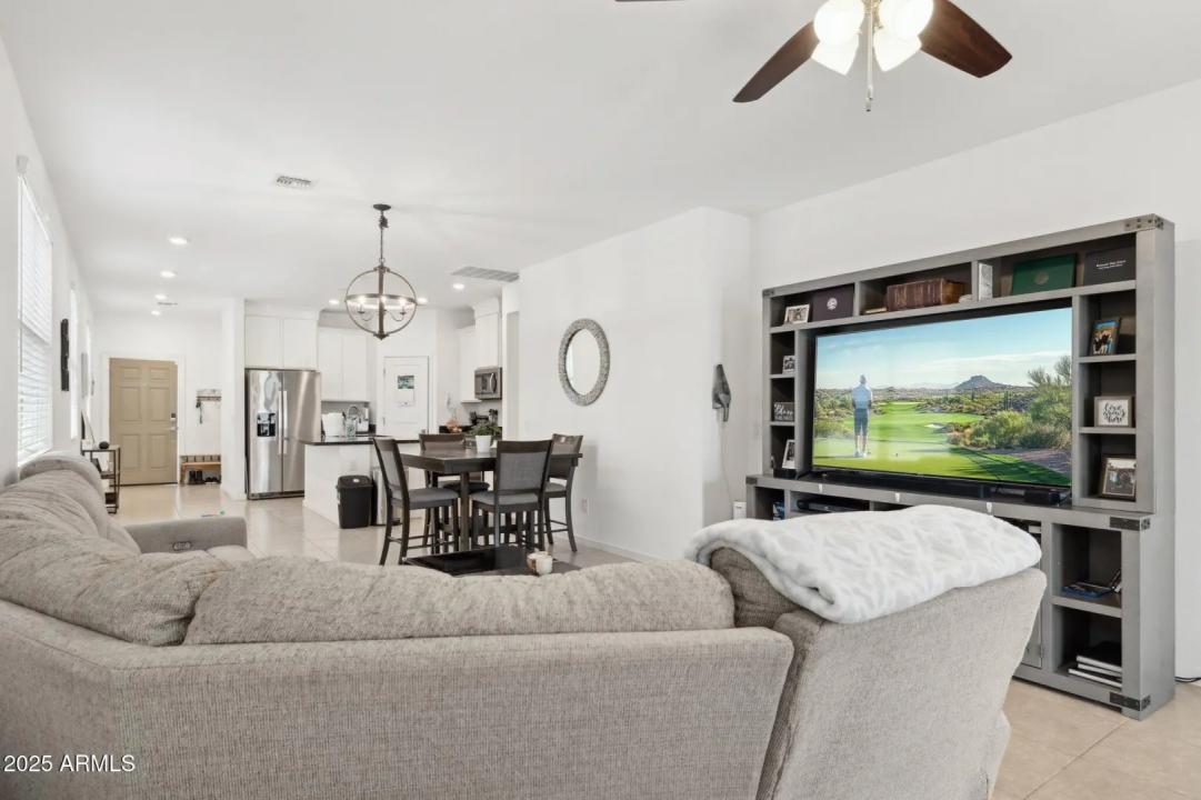 Real Estate Picture 5