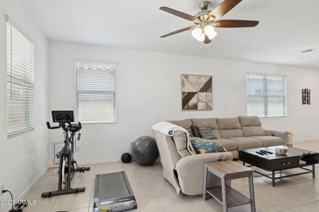 Real Estate Picture 7