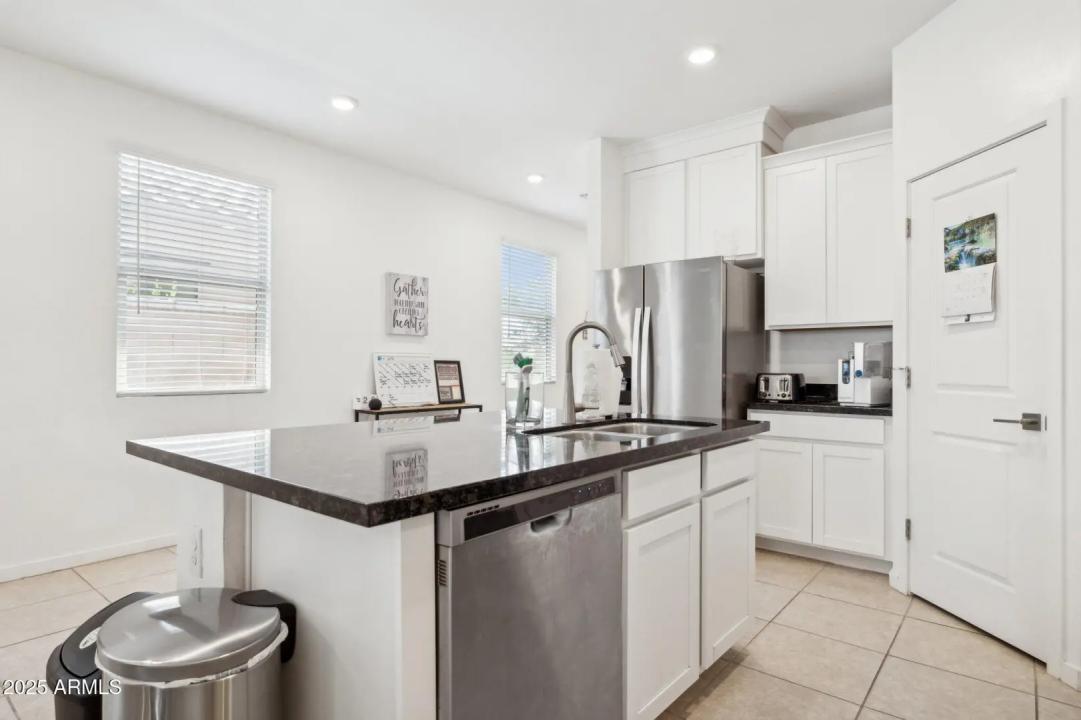 Real Estate Picture 8