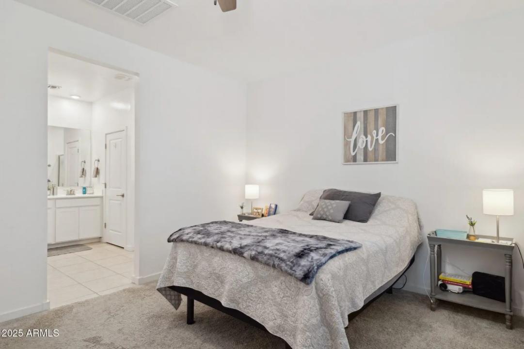 Real Estate Picture 11