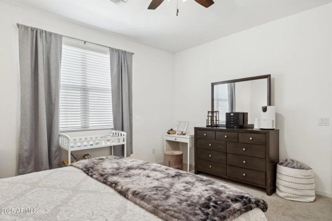 Real Estate Picture 12